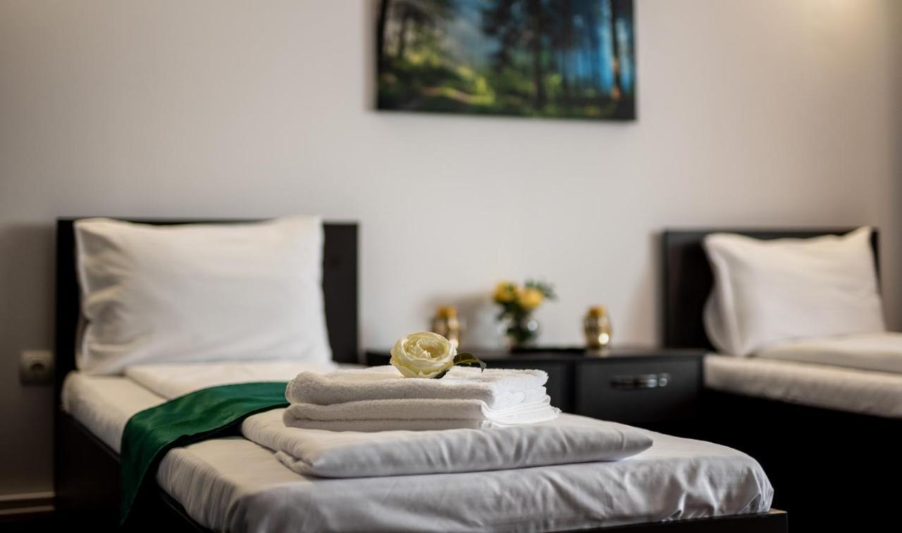 Escala Rooms Ghimbav Exterior photo