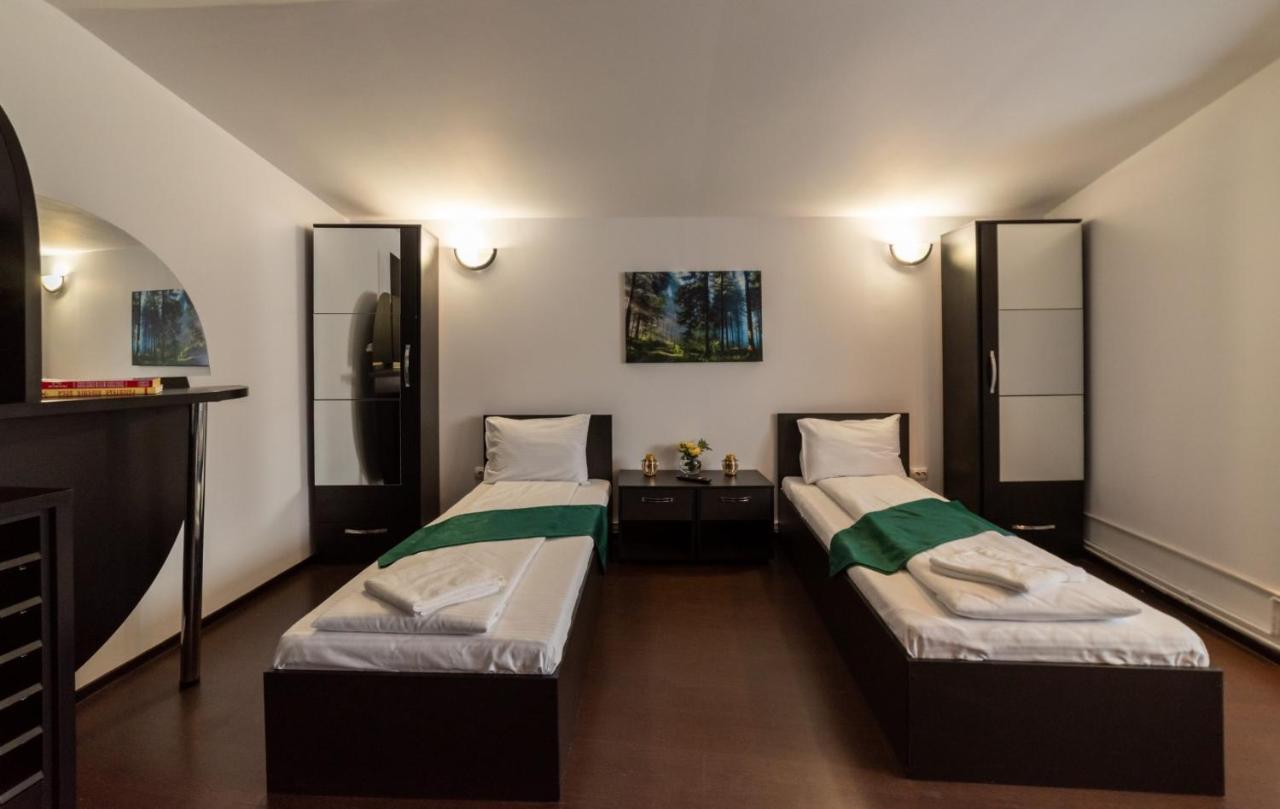 Escala Rooms Ghimbav Exterior photo