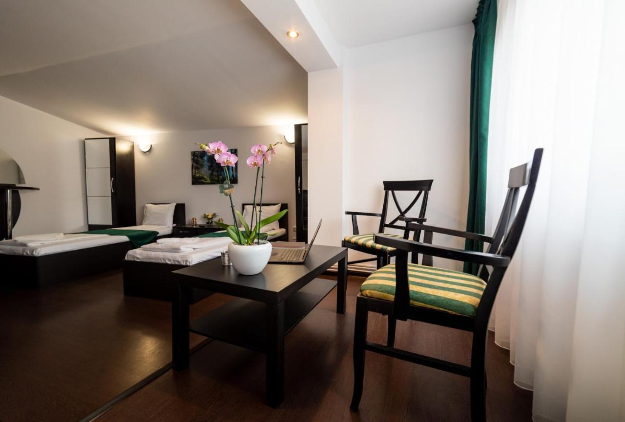 Escala Rooms Ghimbav Exterior photo