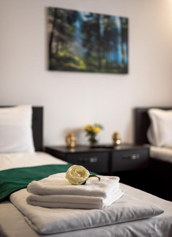 Escala Rooms Ghimbav Exterior photo