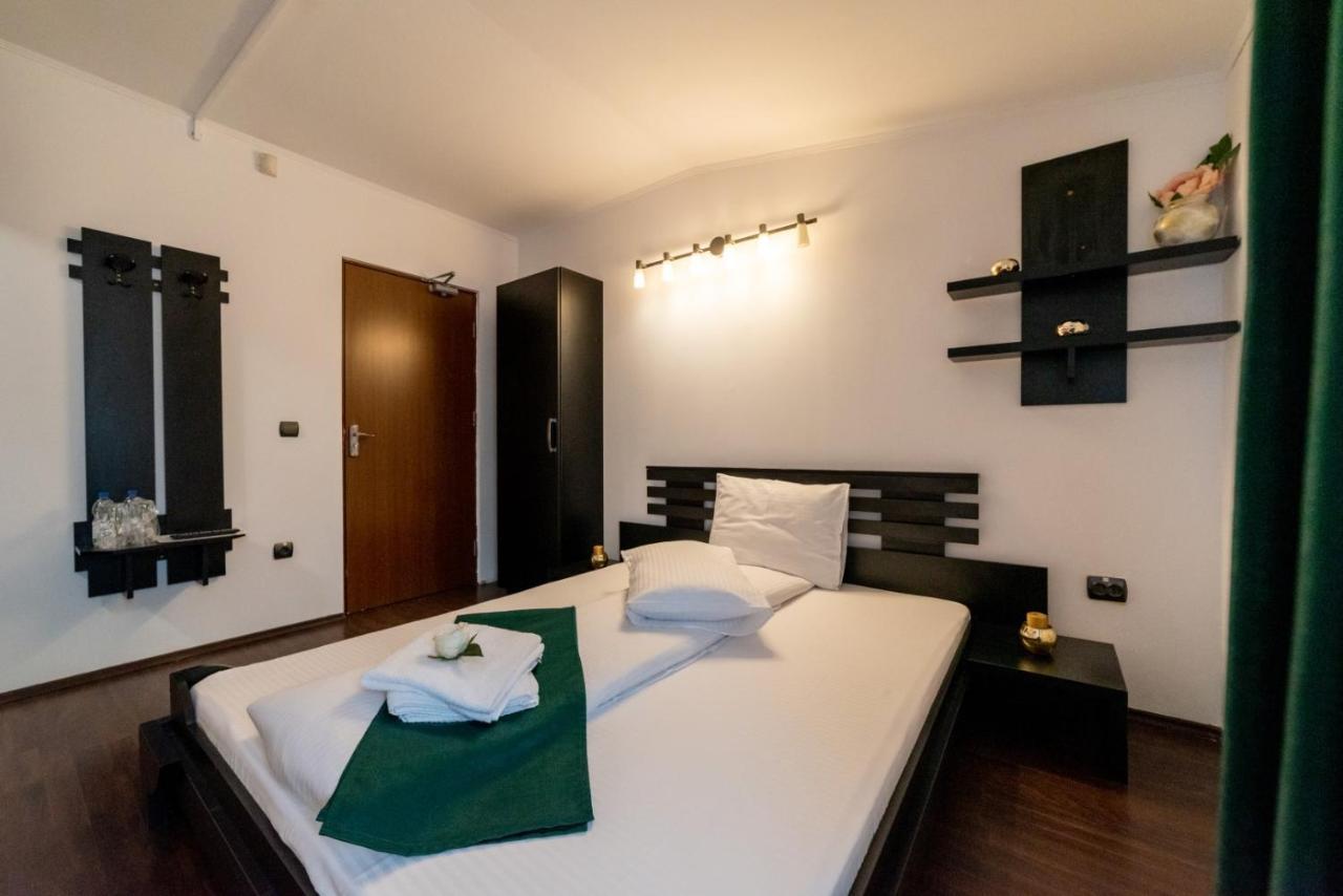 Escala Rooms Ghimbav Exterior photo