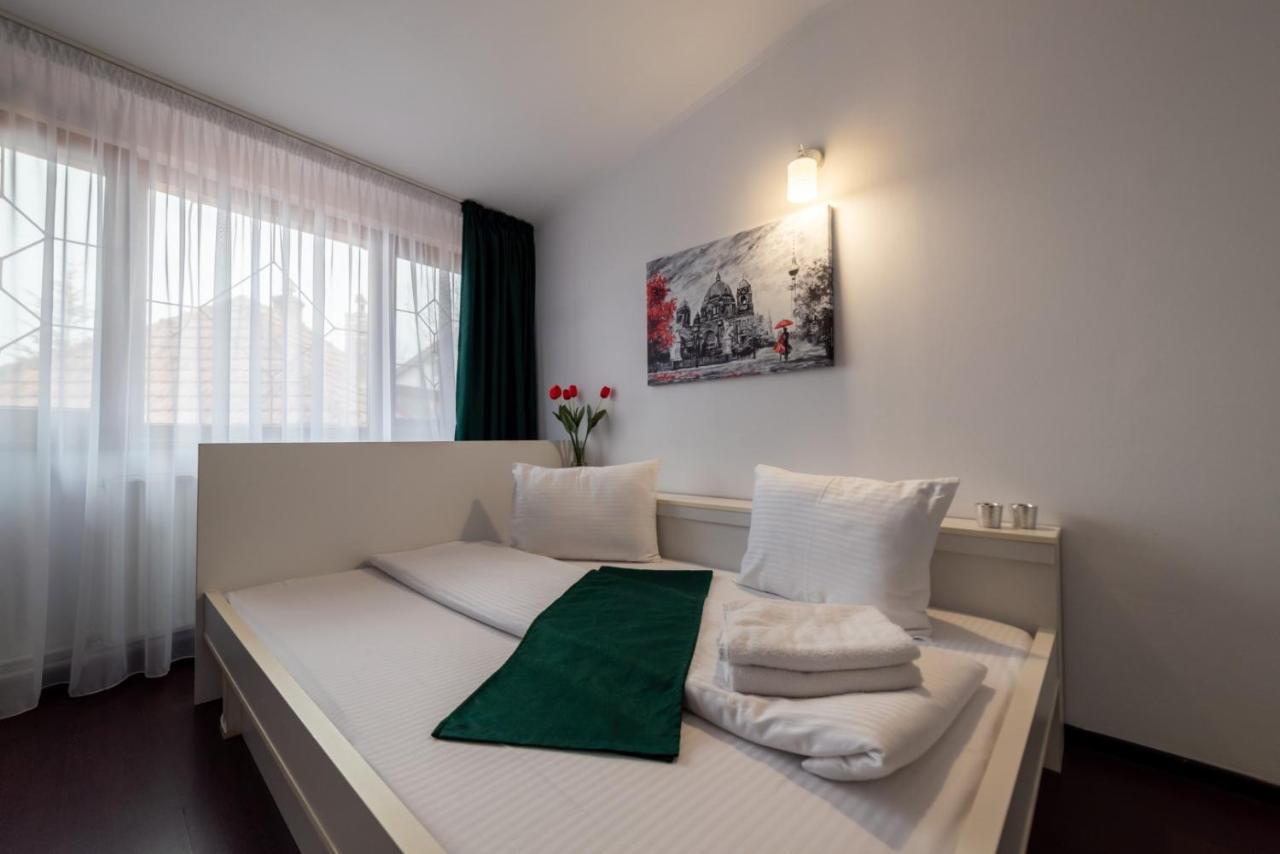 Escala Rooms Ghimbav Exterior photo